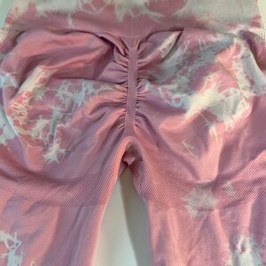 Stylish Pink Camouflage Leggings - Size Small